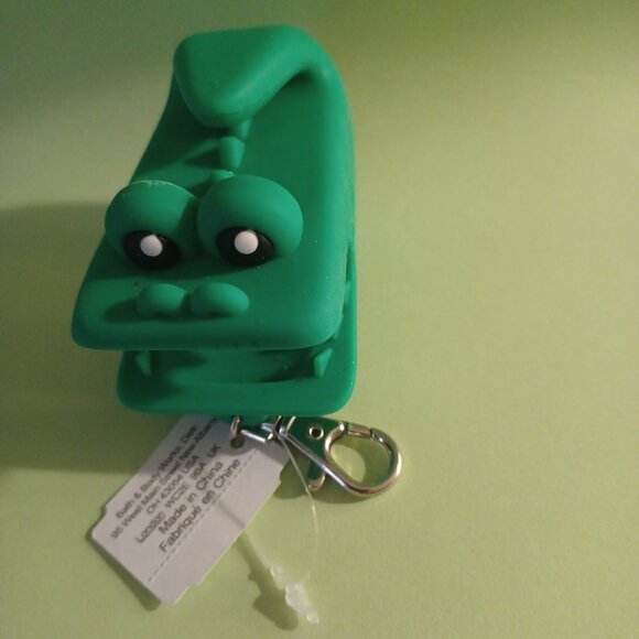 ALLIGATOR POCKETBAC HOLDER Keychain Clip Discontinued Rare Bath & Body Works NWT - Picture 3 of 4